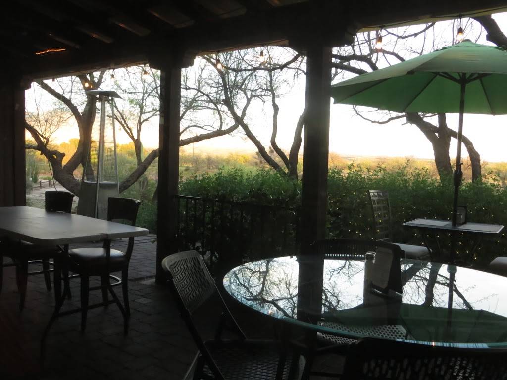 Firefly Restaurant | restaurant | 3001 I-19 Frontage Rd, Amado, AZ 85645, USA | 5203983028 OR +1 520-398-3028