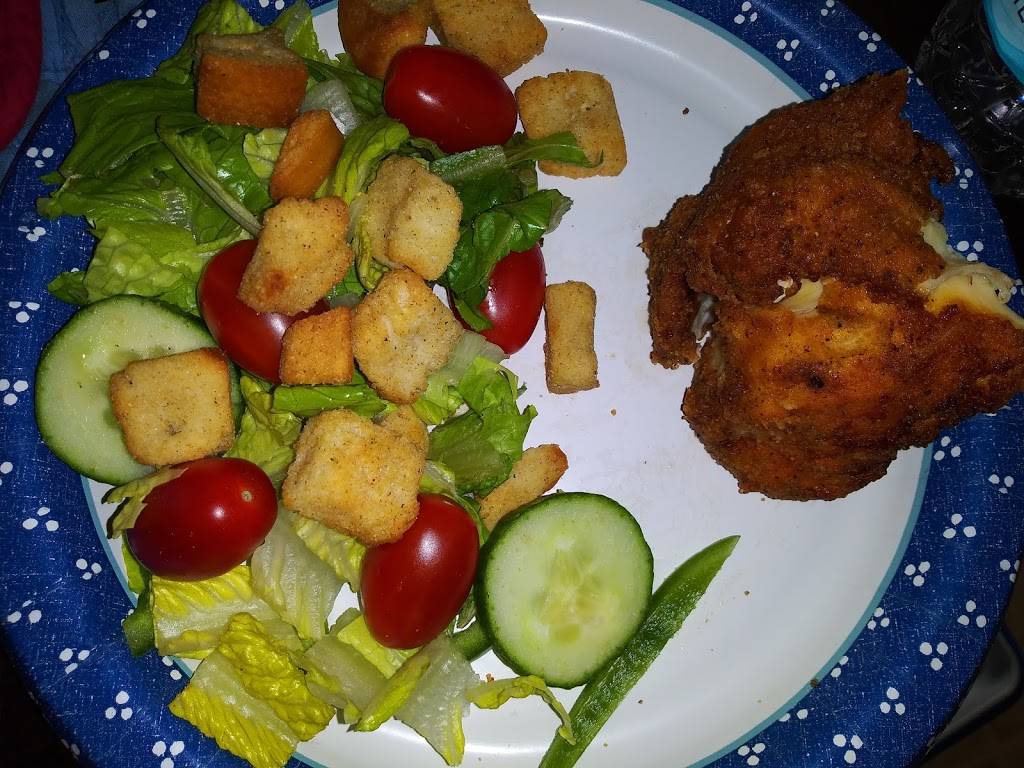 Gepettos Pizzeria and Catering | restaurant | 20 White St, Cohoes, NY 12047, USA | 5182443624 OR +1 518-244-3624