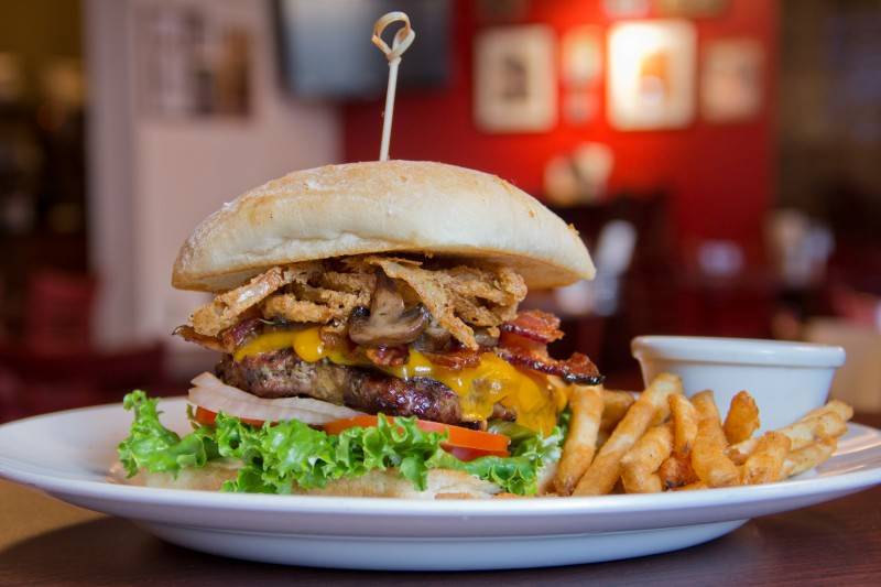 The Side Door Grill and Tap | restaurant | 240 W Gilman St, Madison, WI 53703, USA | 6083104800 OR +1 608-310-4800