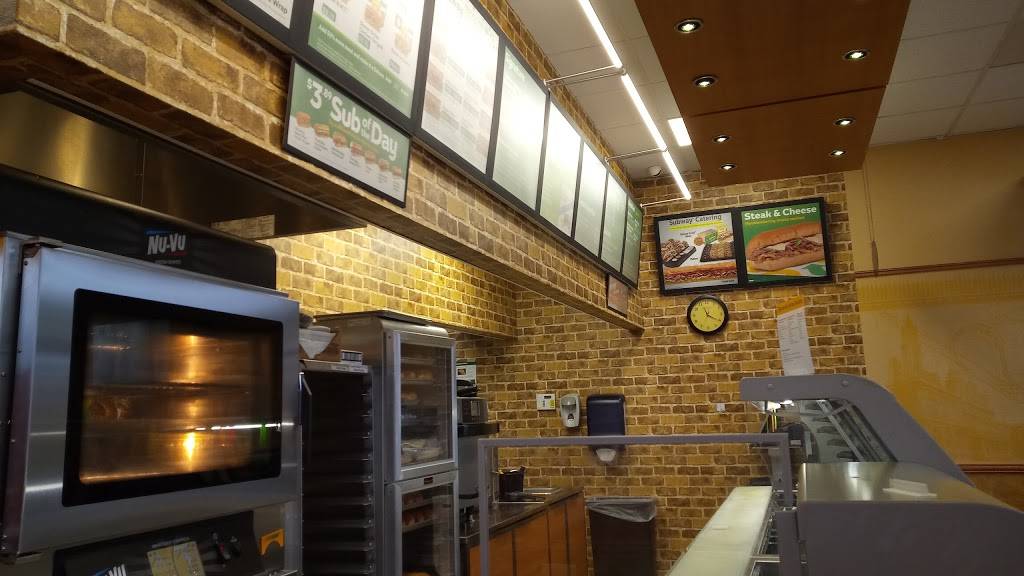 Subway | meal takeaway | 12121 Northup Way #215, Bellevue, WA 98005, USA | 4258699803 OR +1 425-869-9803
