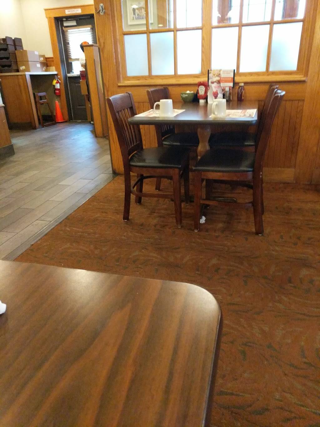 Bob Evans | restaurant | 2305 Shadeland Ave, Indianapolis, IN 46219, USA | 3173538644 OR +1 317-353-8644