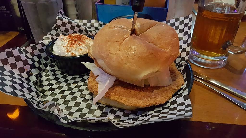 Lynns BBQ | restaurant | 1151 E Iowa St, Eldridge, IA 52748, USA | 5632859118 OR +1 563-285-9118