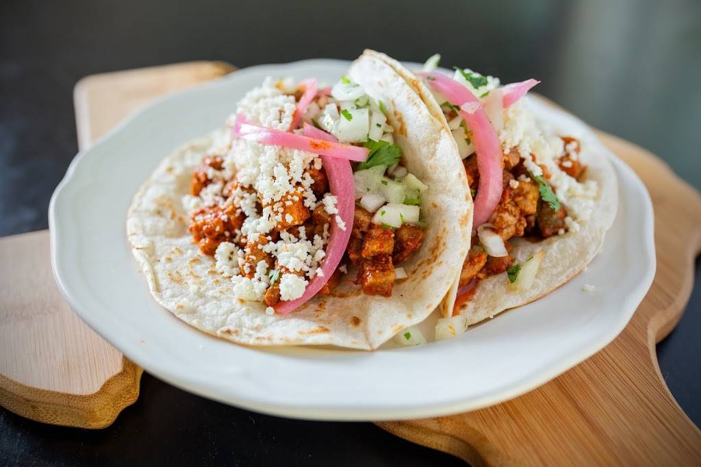 Texican | restaurant | 869 N Larrabee St, Chicago, IL 60610, USA | 3128775441 OR +1 312-877-5441