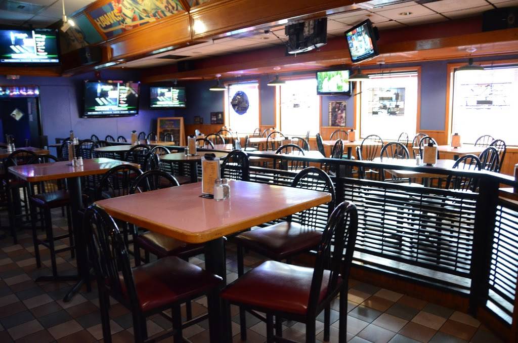Time Out Sports Bar, Pizzeria & Grill | restaurant | 6025 South La Grange Road, Countryside, IL 60525, USA | 7084823222 OR +1 708-482-3222