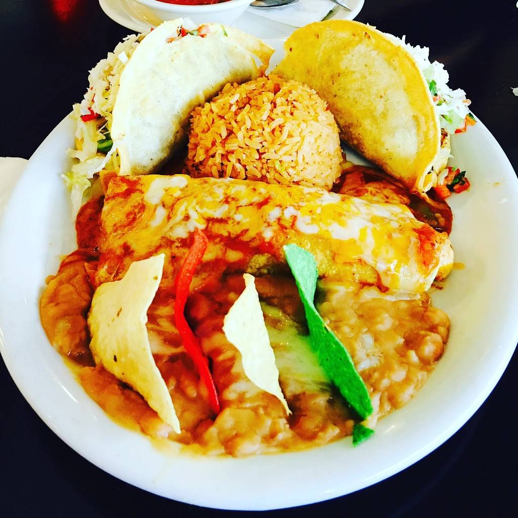 Spoons Grill & Bar | night club | 2601 Hotel Terrace, Santa Ana, CA 92705, USA | 7145560700 OR +1 714-556-0700