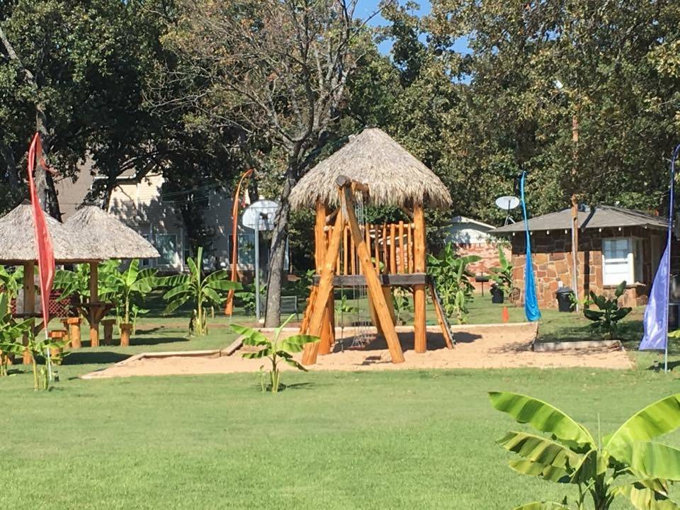 SneakyTiki Restaurant & Brewery | restaurant | 3263B US-70 suite b, Mead, OK 73449, USA | 5809310100 OR +1 580-931-0100