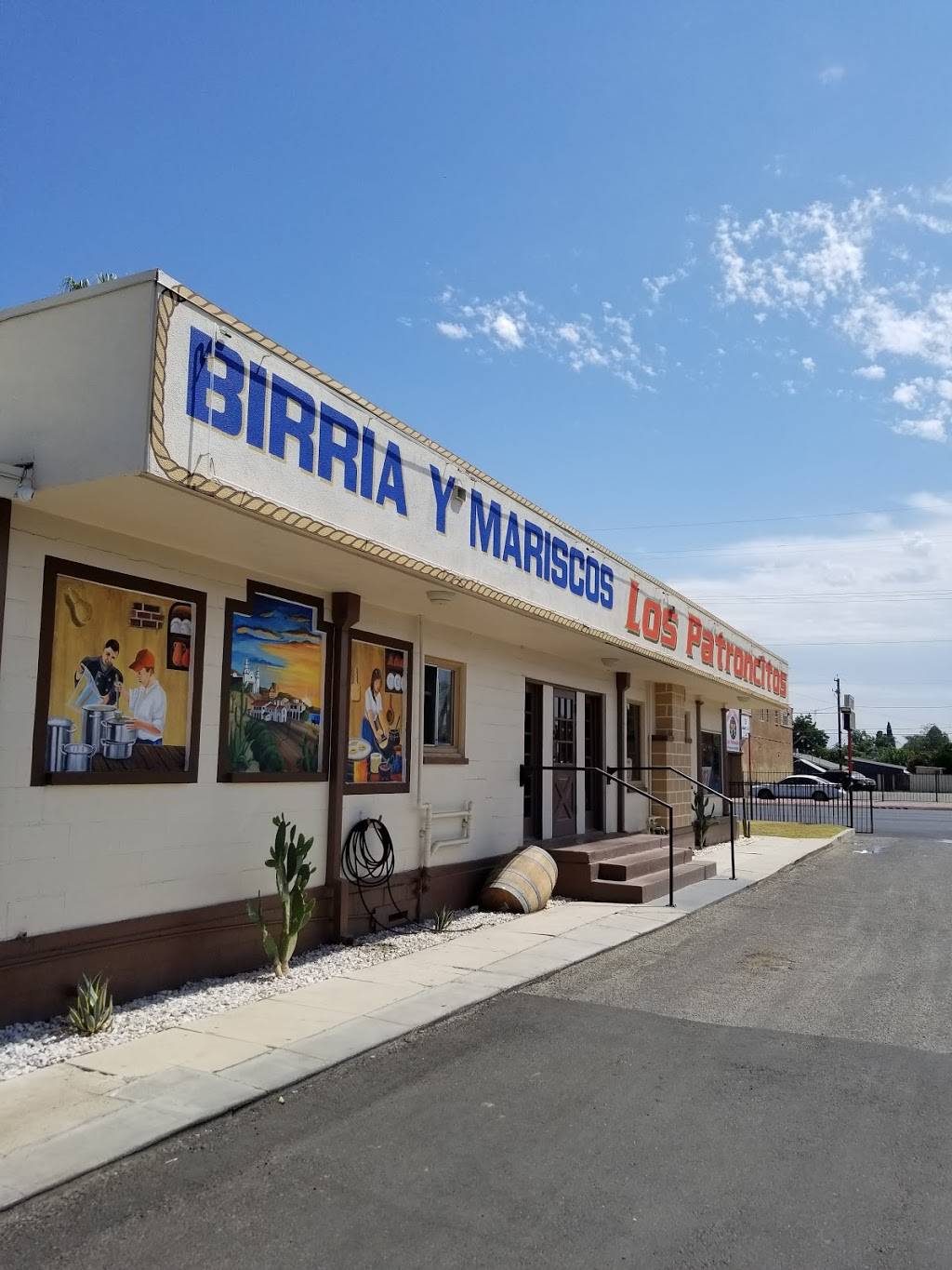 Los Patroncitos | restaurant | 515 Union Ave, Bakersfield, CA 93307, USA | 6613953017 OR +1 661-395-3017
