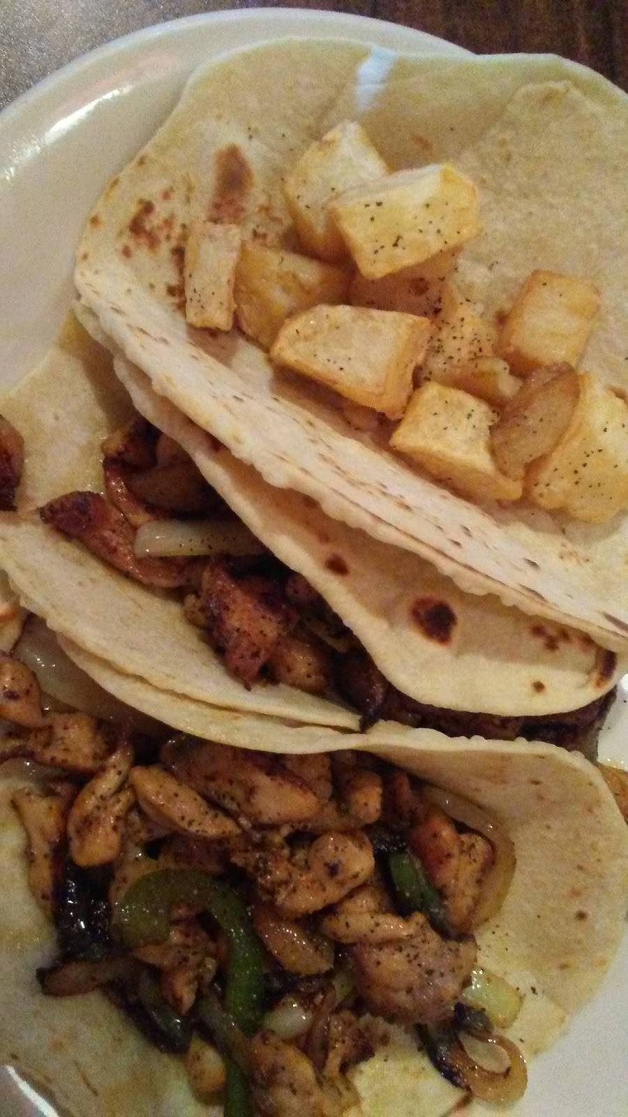 Iselas Tacos | restaurant | 3650 Culebra Rd, San Antonio, TX 78228, USA | 2104682240 OR +1 210-468-2240