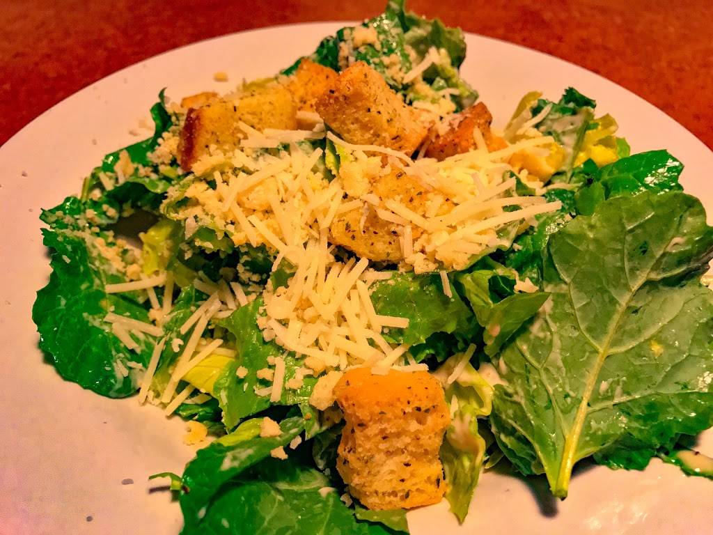 TGI Fridays | restaurant | 676 S Rand Rd, Lake Zurich, IL 60047, USA | 8477268237 OR +1 847-726-8237