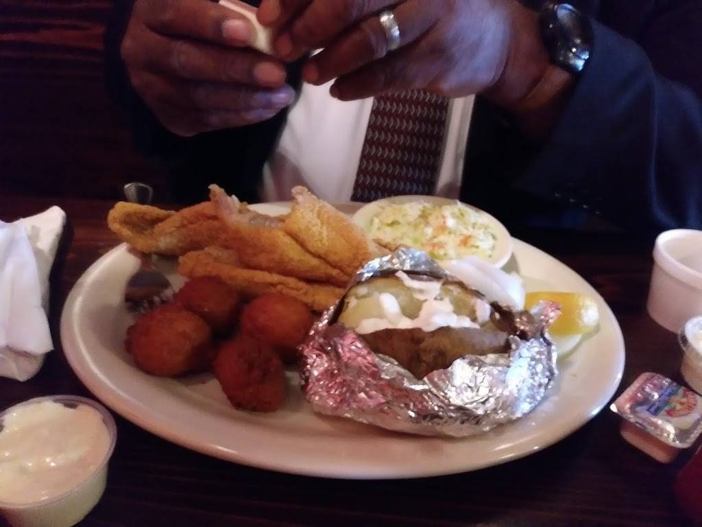 The Dinner Bell Steak & Fish | restaurant | 6645, 1000 S Harper Rd, Corinth, MS 38834, USA | 6622865800 OR +1 662-286-5800