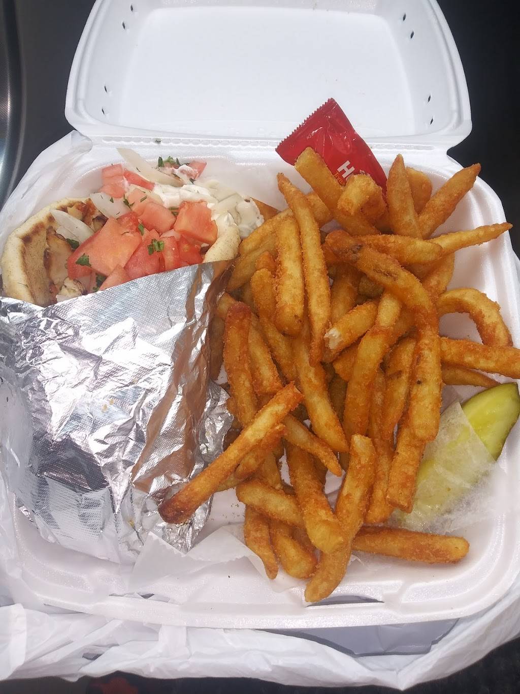 Yannis Pizza Restaurant | restaurant | 296 Main St, Newington, CT 06111, USA | 8606673500 OR +1 860-667-3500