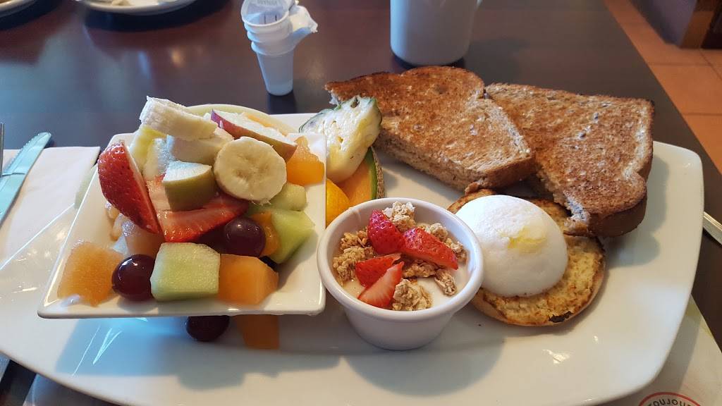 Toujours Mikes | restaurant | 9700 Boulevard de lOrmière, Québec, QC G2B 4C4, Canada | 4188433030 OR +1 418-843-3030