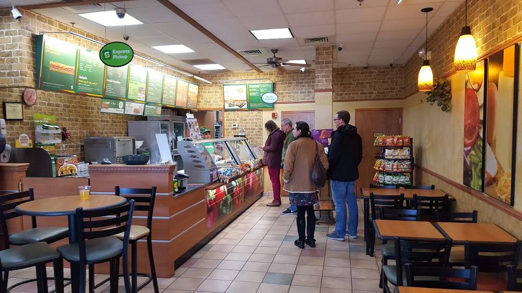 Subway Restaurants | restaurant | 6030 Daybreak Cir, Clarksville, MD 21029, USA | 4105317982 OR +1 410-531-7982