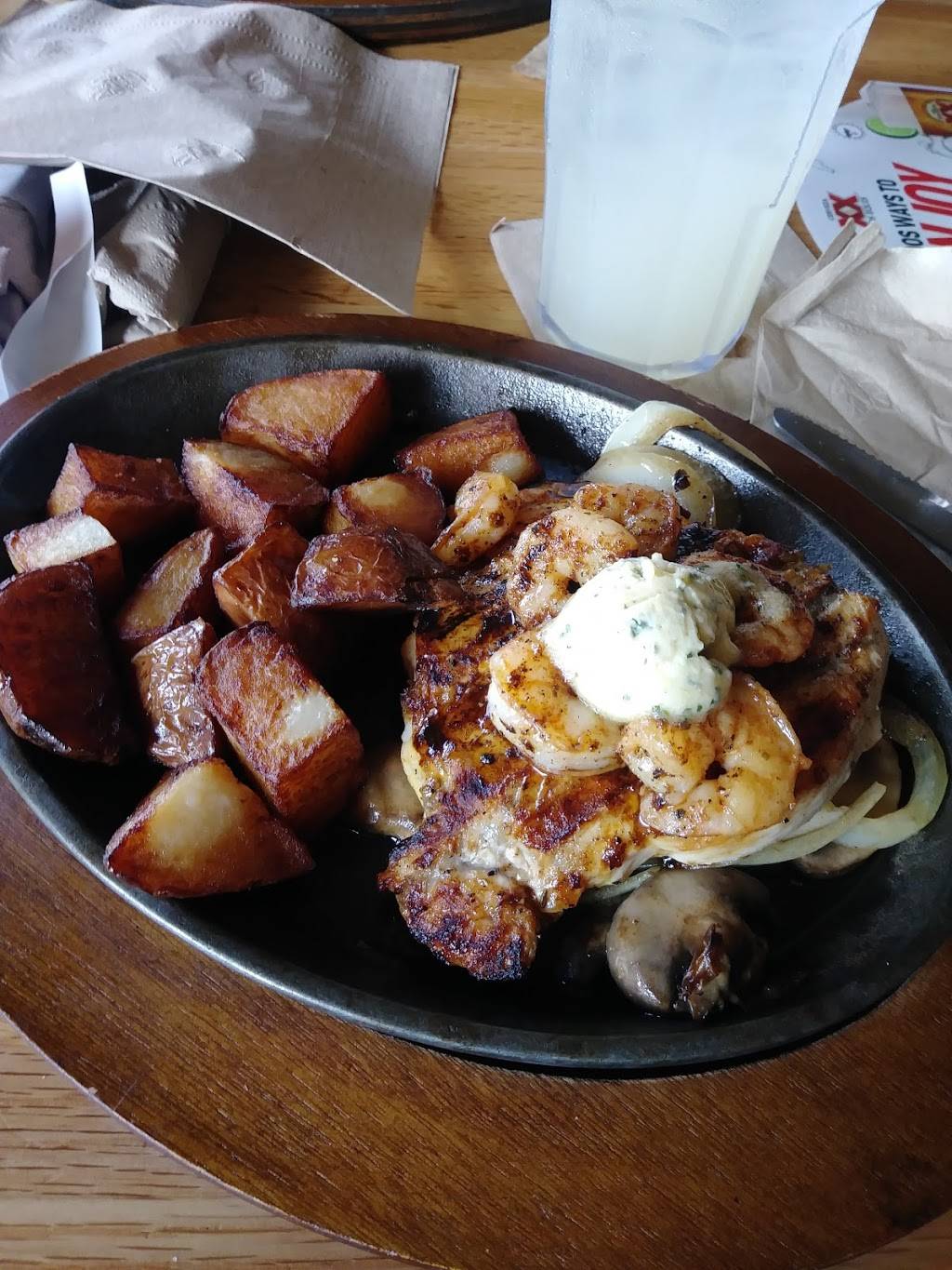 Applebees Grill + Bar | restaurant | 23099 W Outer Dr, Allen Park, MI 48101, USA | 3132744540 OR +1 313-274-4540