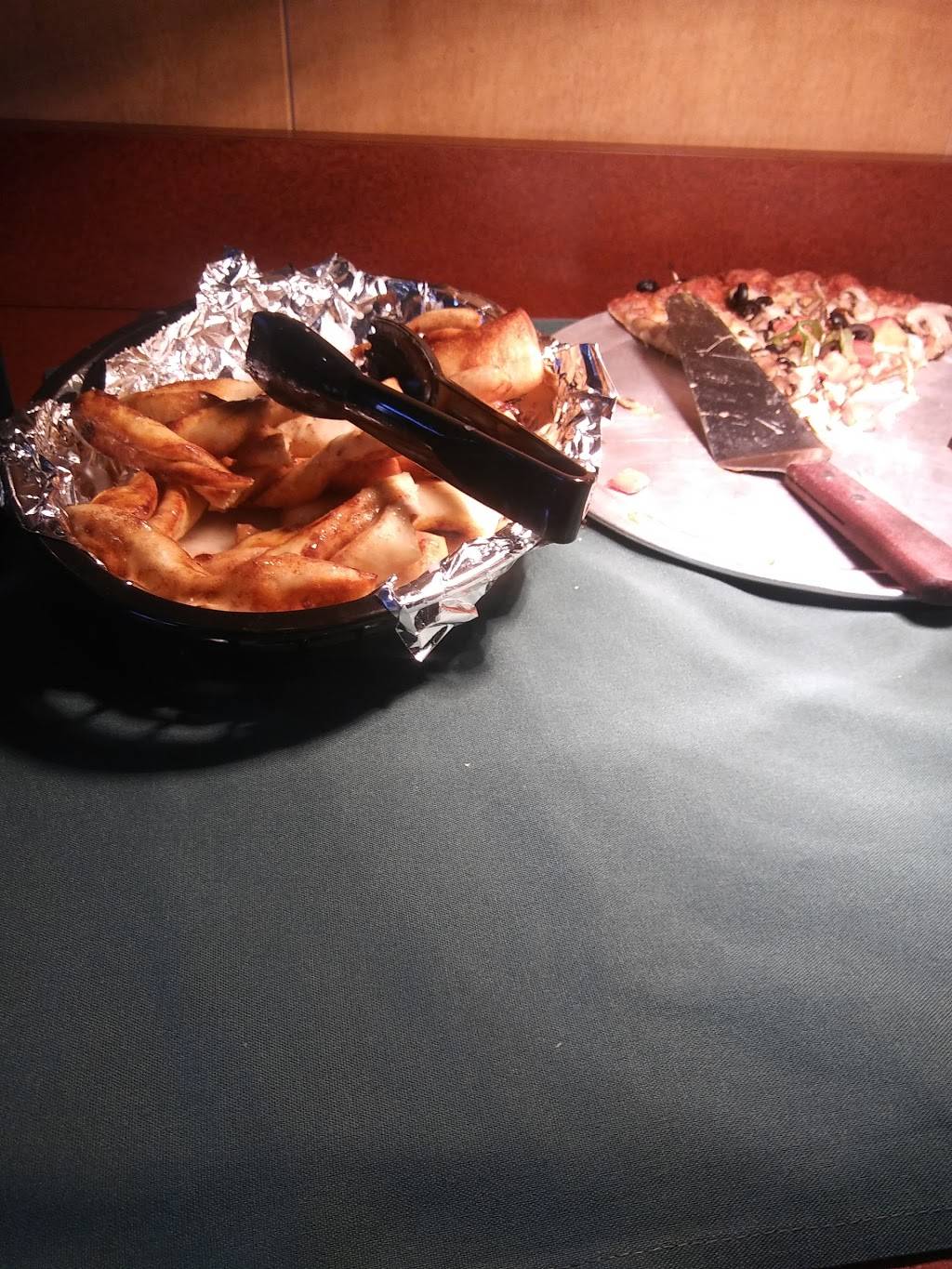 Round Table Pizza | meal delivery | 2401 E Orangeburg Ave, Modesto, CA 95355, USA | 2095227213 OR +1 209-522-7213