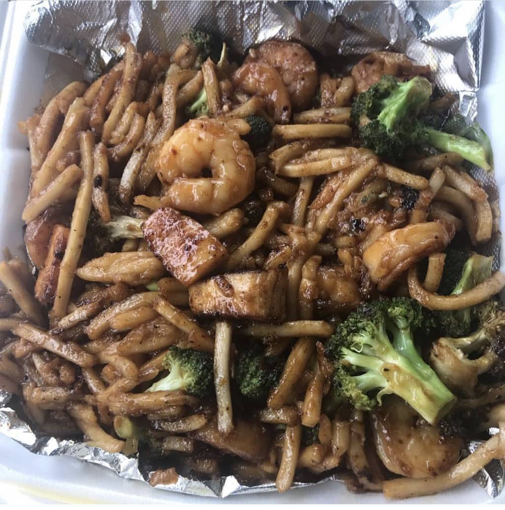 Yoshi Hibachi Grille East | restaurant | 19304 Kelly Rd, Harper Woods, MI 48225, USA | 3139248973 OR +1 313-924-8973