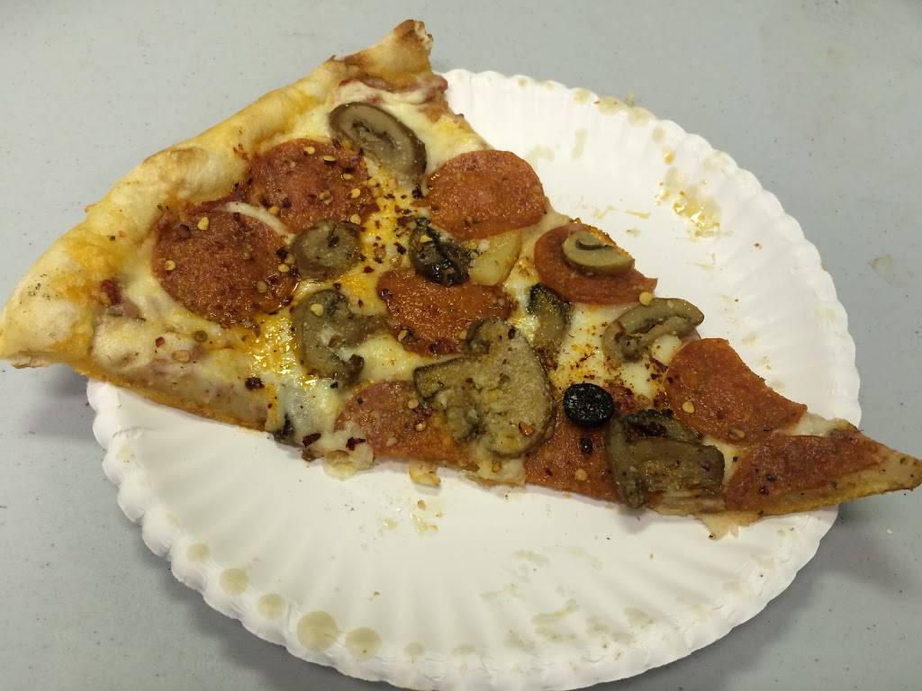 Famous Joes Pizza | restaurant | 2460 Lacy Ln #108, Carrollton, TX 75006, USA | 9722435637 OR +1 972-243-5637