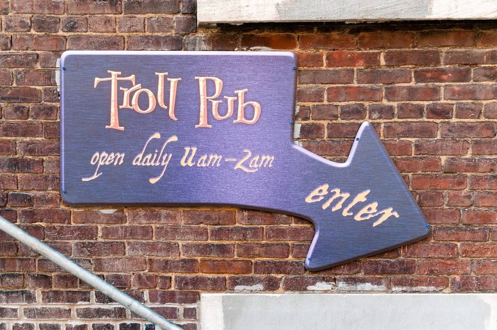 Troll Pub Under the Bridge | restaurant | 150 W Washington St, Louisville, KY 40202, USA | 5026184829 OR +1 502-618-4829