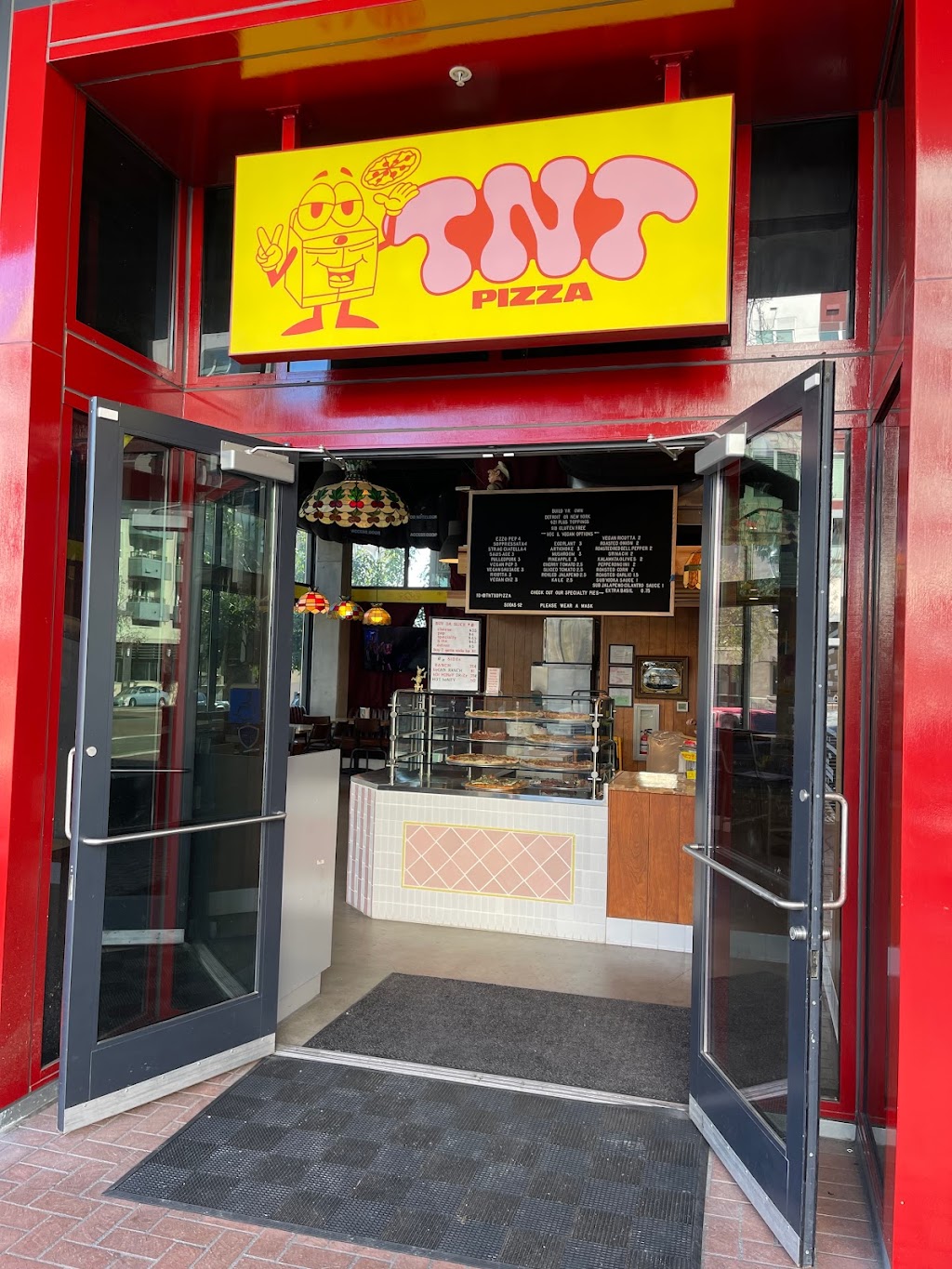 TNT Pizza | restaurant | 550 14th St #116, San Diego, CA 92101, USA | 6199156312 OR +1 619-915-6312