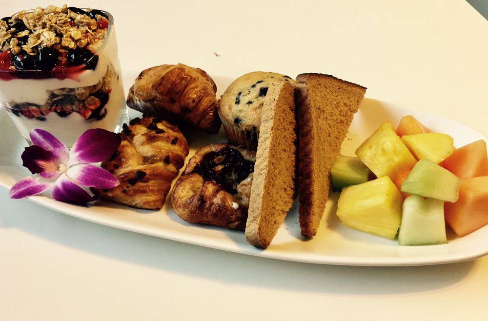 Salt Kitchen & Lounge | restaurant | 350 Ocean Dr, Miami Beach, FL 33139, USA | 3057138025 OR +1 305-713-8025