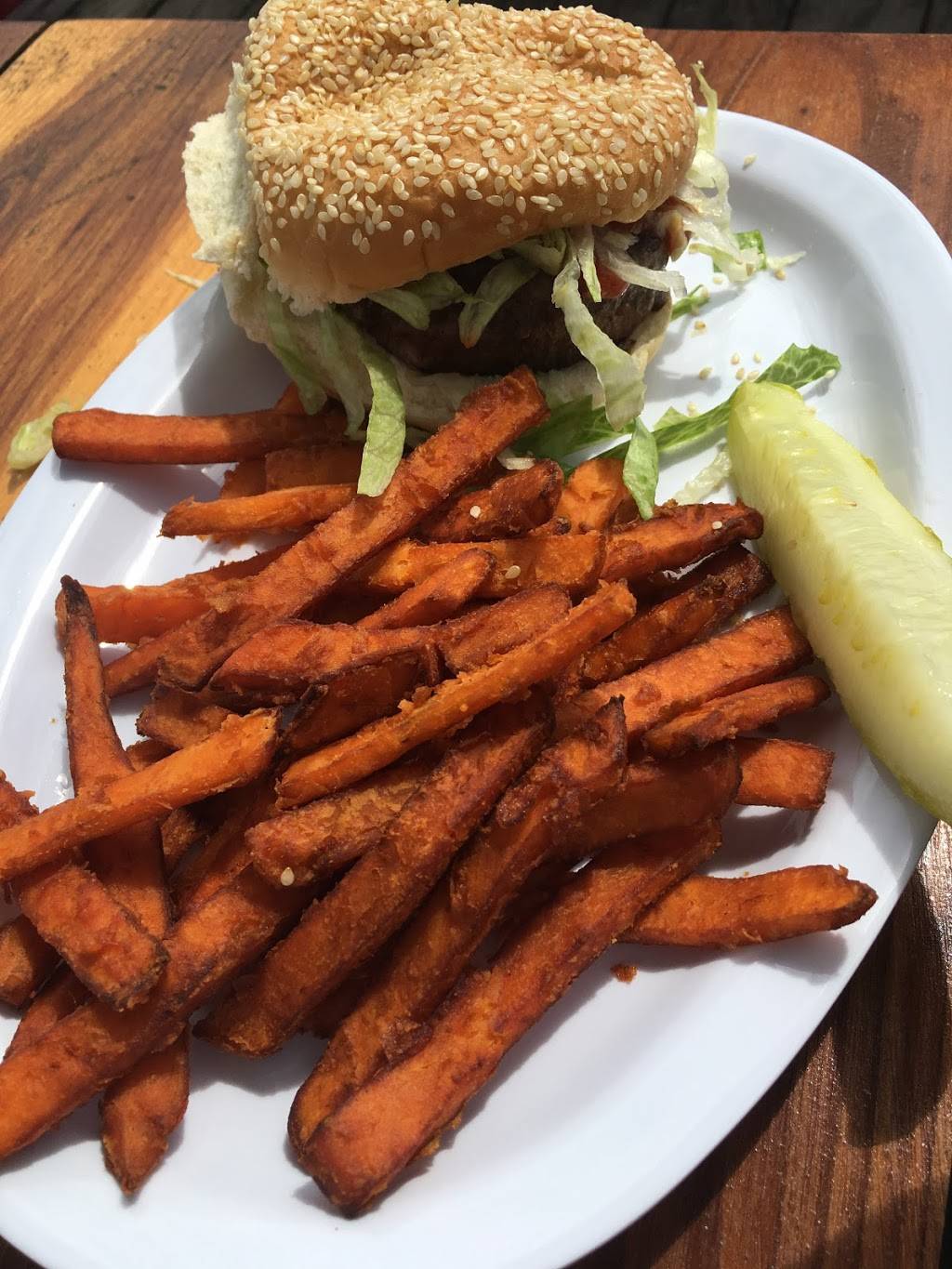 Braccos | restaurant | 319 Woodcleft Ave, Freeport, NY 11520, USA | 5163786589 OR +1 516-378-6589