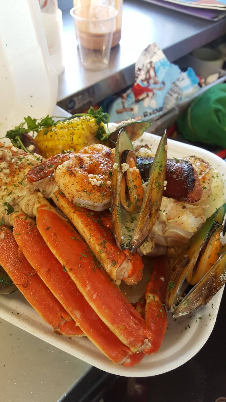 Claws Mobile Eateries | restaurant | Tampa, FL 33602, USA | 8134129073 OR +1 813-412-9073