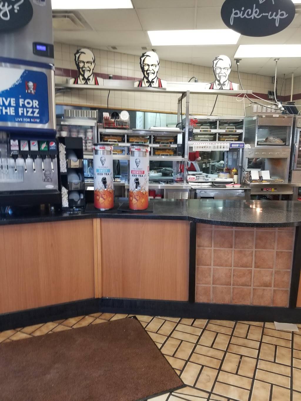 Long John Silvers | restaurant | 8055 Holiday Pl, Florence, KY 41042, USA | 8593714569 OR +1 859-371-4569