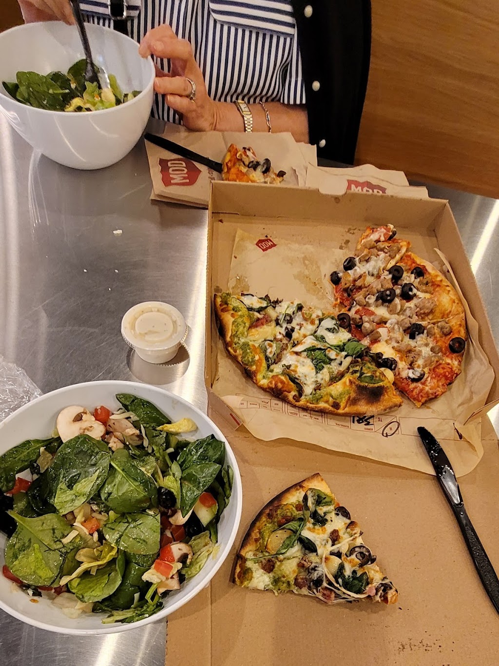 MOD Pizza | restaurant | 9770 Katy Fwy Suite 100, Houston, TX 77055, USA | 8328527614 OR +1 832-852-7614