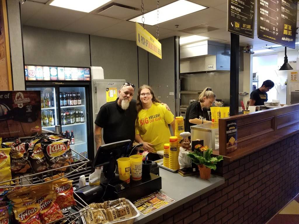 Dickeys Barbecue Pit | restaurant | 1273 Capitol Dr, Pewaukee, WI 53072, USA | 2626966034 OR +1 262-696-6034