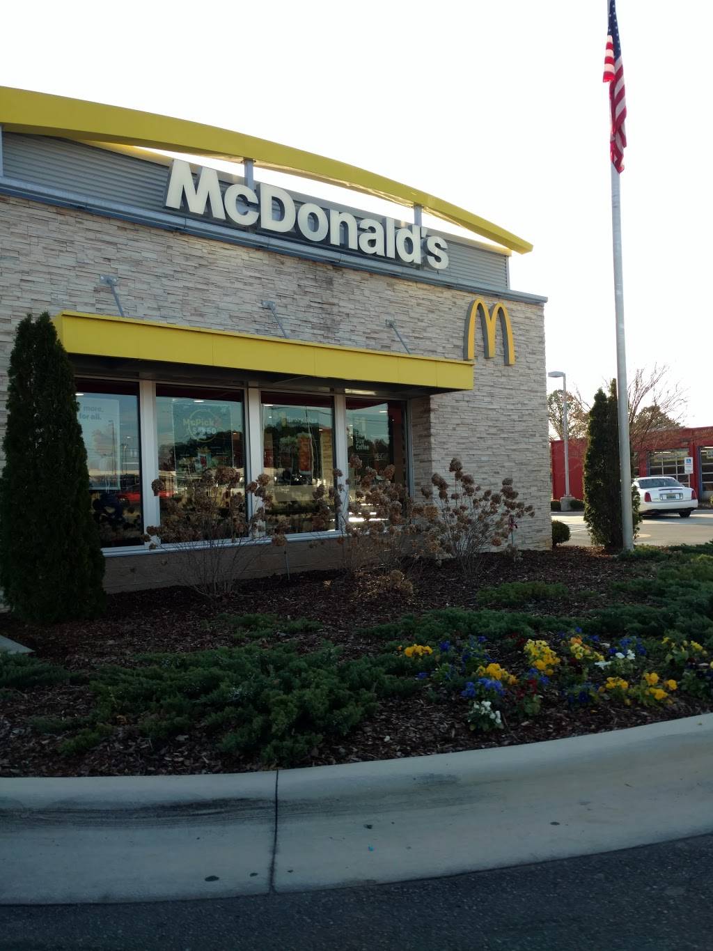 McDonalds | cafe | 10031 S Memorial Pkwy, Huntsville, AL 35803, USA | 2568839050 OR +1 256-883-9050