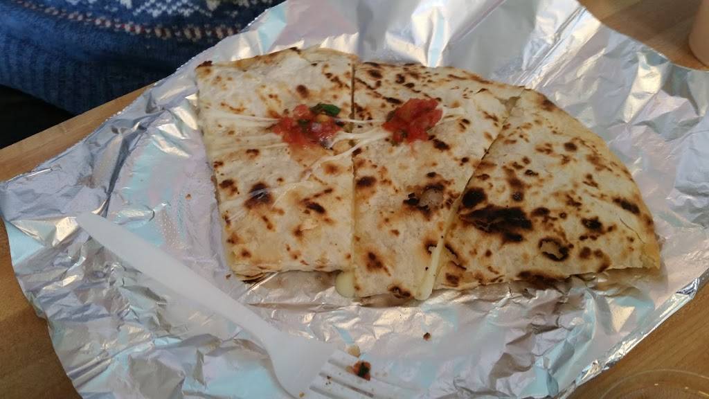 Primos Pizzeria | restaurant | 103 Russell St, Hadley, MA 01035, USA | 4135850950 OR +1 413-585-0950