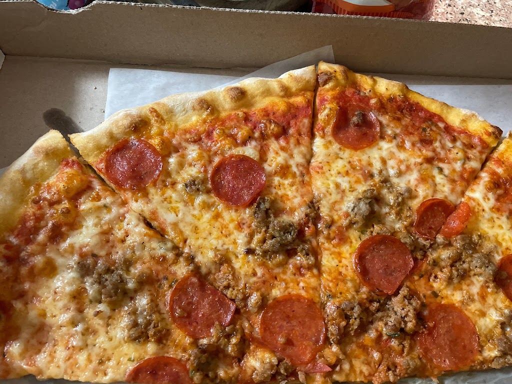 Mimis Pizza | restaurant | 15185 Bagley Rd Ste 2, Cleveland, OH 44130, USA | 4405451157 OR +1 440-545-1157