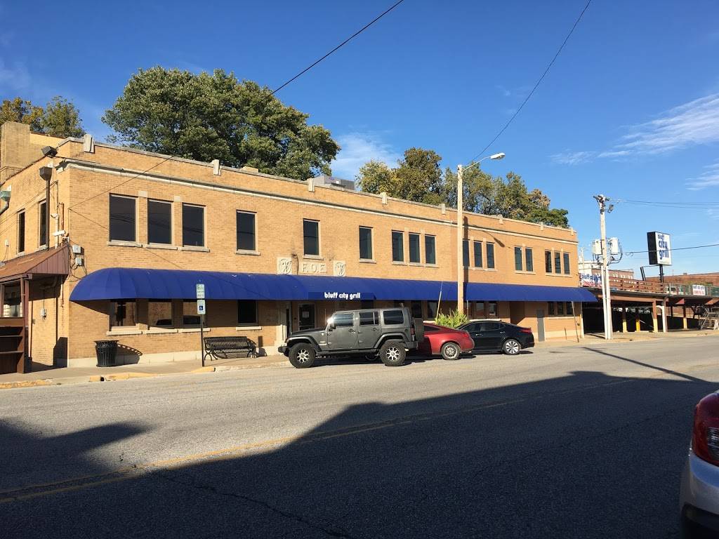 Bluff City Grill | restaurant | 424 E Broadway, Alton, IL 62002, USA | 6184338288 OR +1 618-433-8288