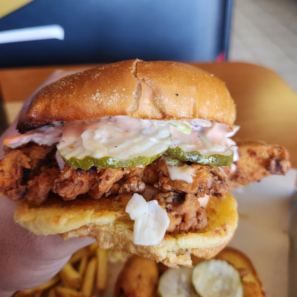 Hot Chickz | restaurant | 619 Glendora Ave Unit B, La Puente, CA 91744, USA | 6262952508 OR +1 626-295-2508