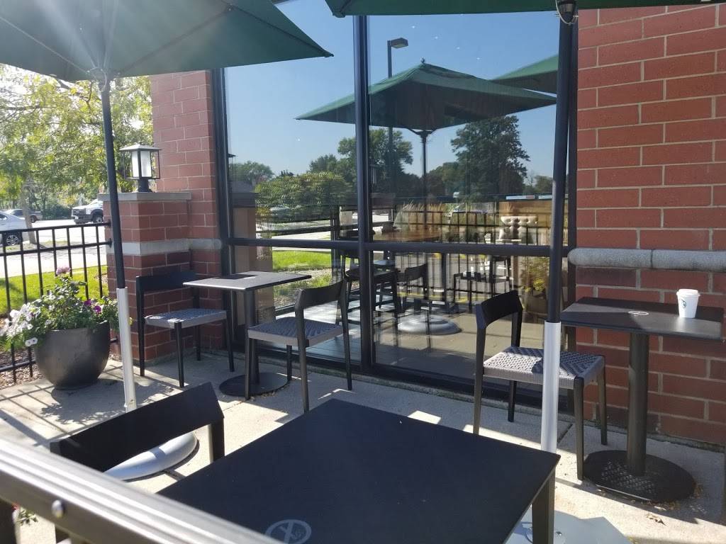 Starbucks | cafe | 950 Sheridan Rd, Highwood, IL 60040, USA | 8476810344 OR +1 847-681-0344
