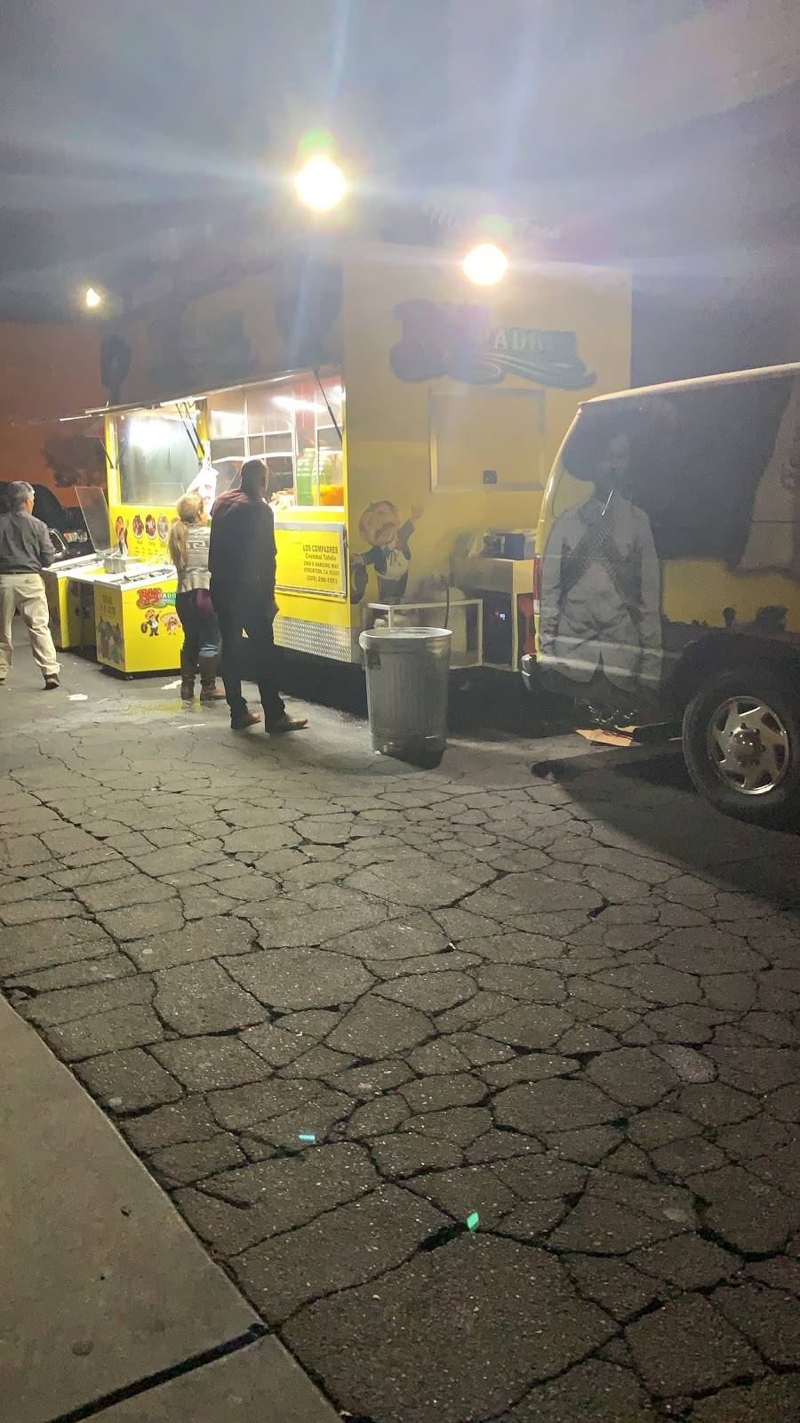 Tacos Los Compadres | restaurant | 221 N Wilson Way, Stockton, CA 95205, USA | 2092981093 OR +1 209-298-1093