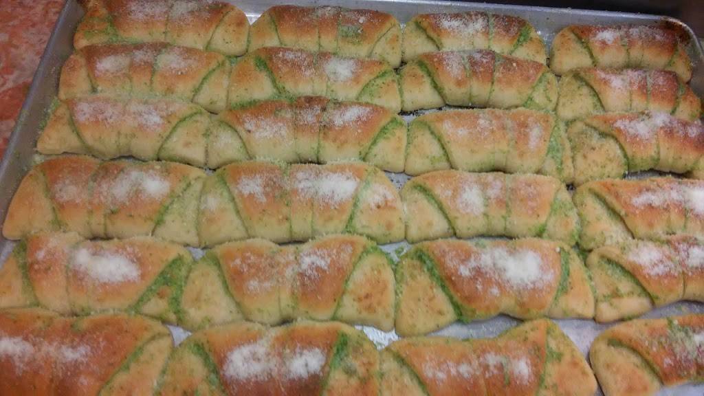 Dannys Pizza Pizzazz | restaurant | 2630 E Chestnut Ave, Vineland, NJ 08361, USA | 8566921737 OR +1 856-692-1737