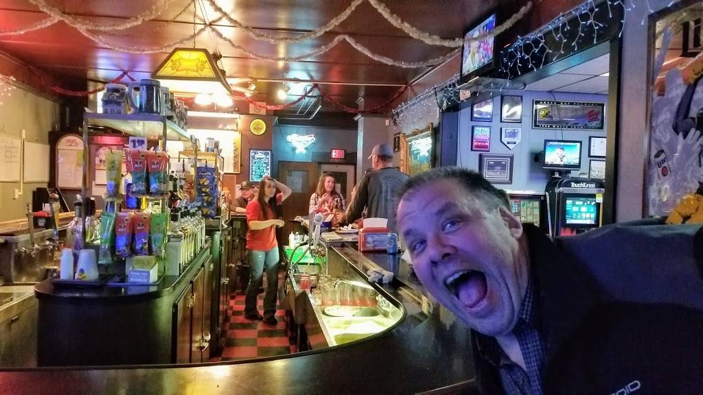 B&D Village Inn | restaurant | 34414 Geneva Rd, Burlington, WI 53105, USA | 2625374719 OR +1 262-537-4719