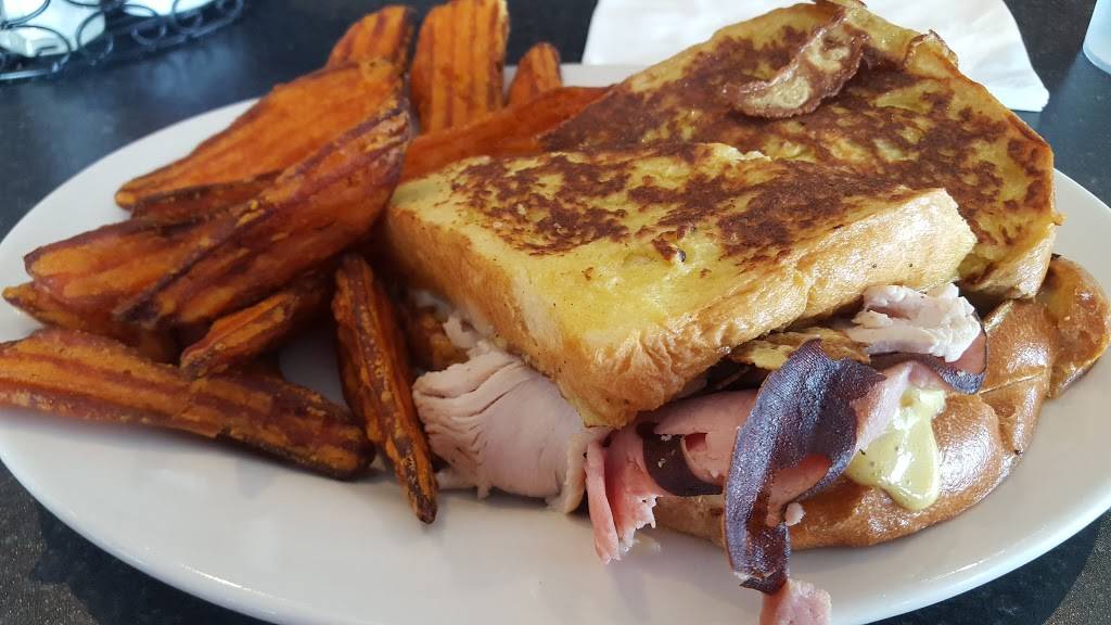 Victorias Diner | restaurant | 1024 Massachusetts Ave, Boston, MA 02118, USA | 6174425965 OR +1 617-442-5965