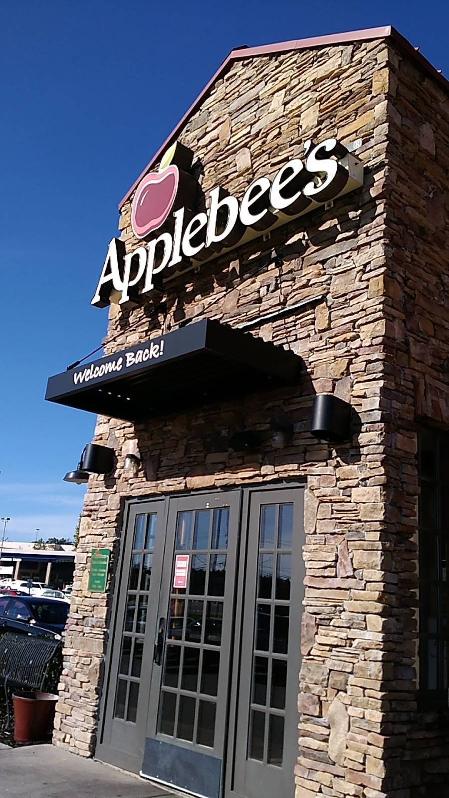 Applebees Grill + Bar | restaurant | 2219 Battlefield Pkwy, Fort Oglethorpe, GA 30742, USA | 7068586654 OR +1 706-858-6654