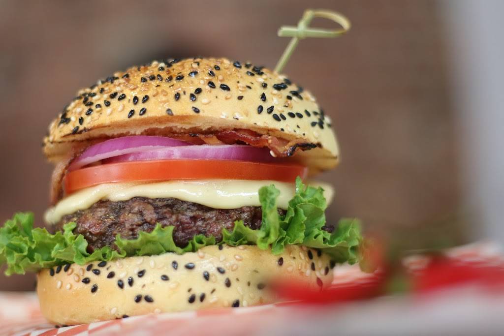 Allons Burger | restaurant | 565 Boulevard Saint-Martin O, Laval, QC H7M 1Y9, Canada | 4505756555 OR +1 450-575-6555