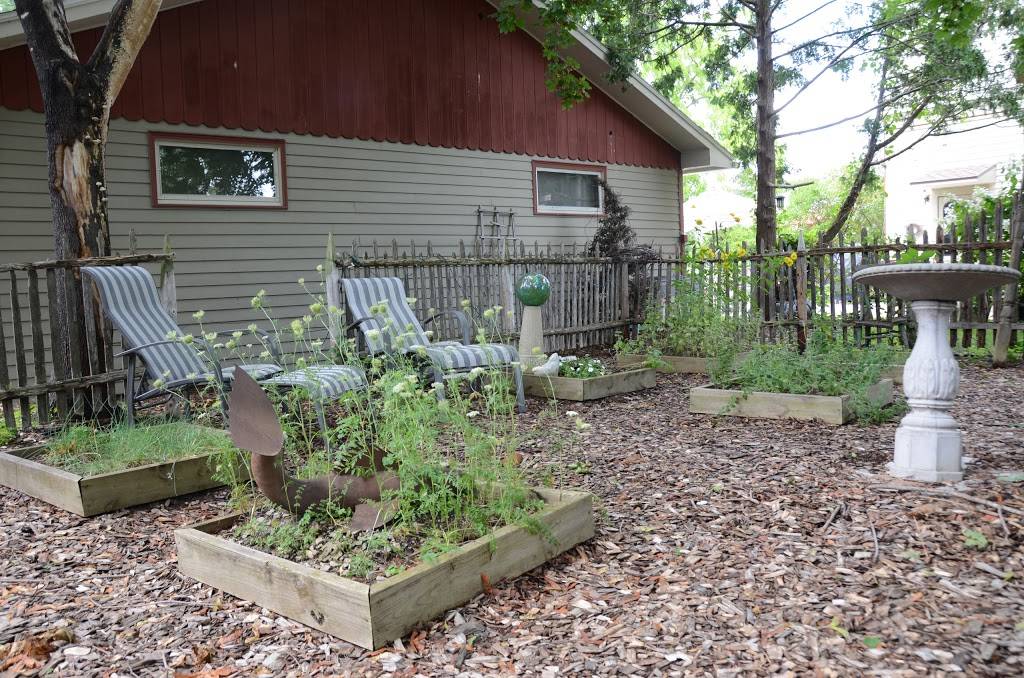 Green Fountain Inn | restaurant | 604 S Main St, Waupaca, WI 54981, USA | 7152585171 OR +1 715-258-5171