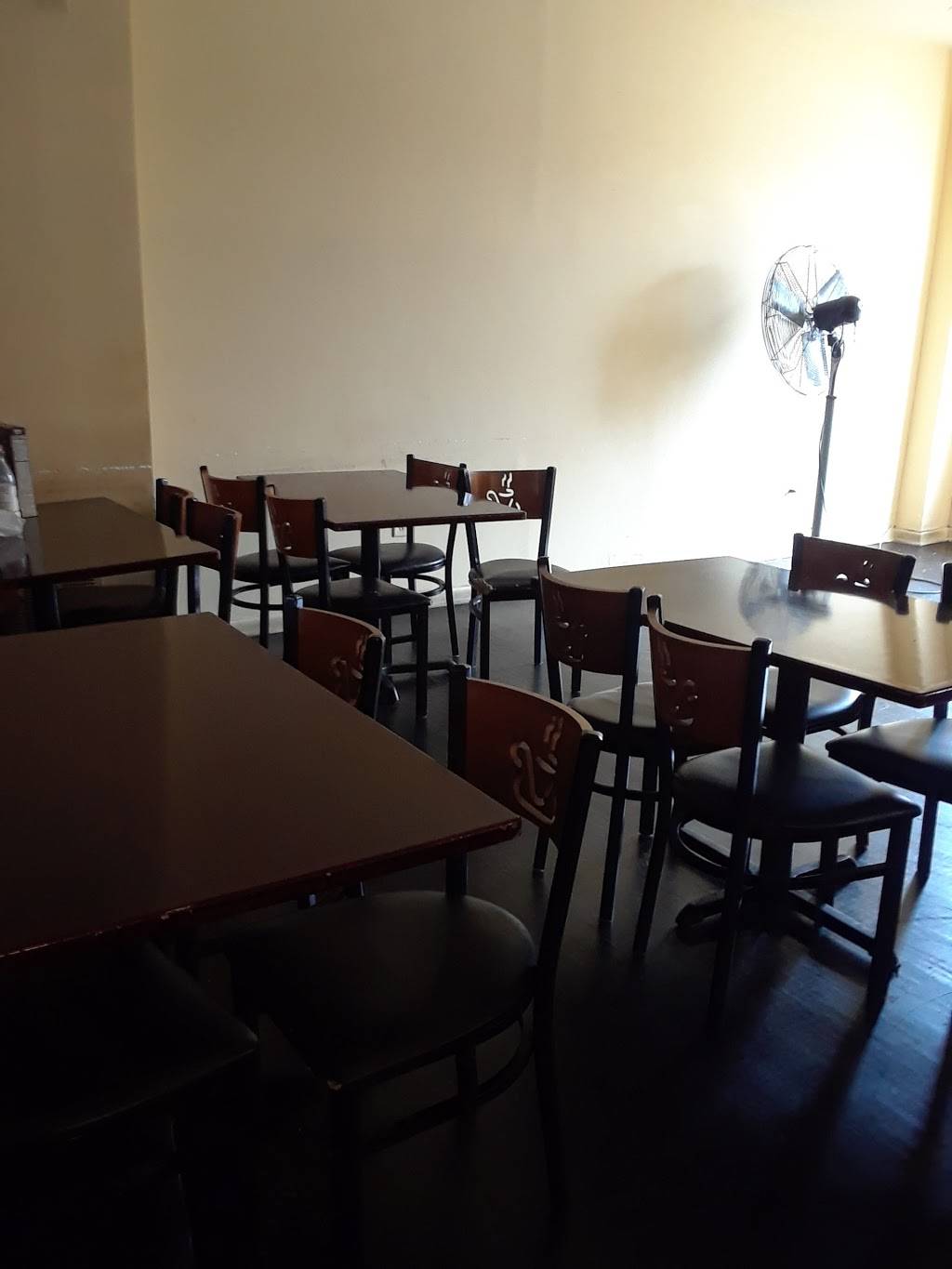 Soul Source | restaurant | 2101 Edmondson Ave, Baltimore, MD 21223, USA | 4103622483 OR +1 410-362-2483