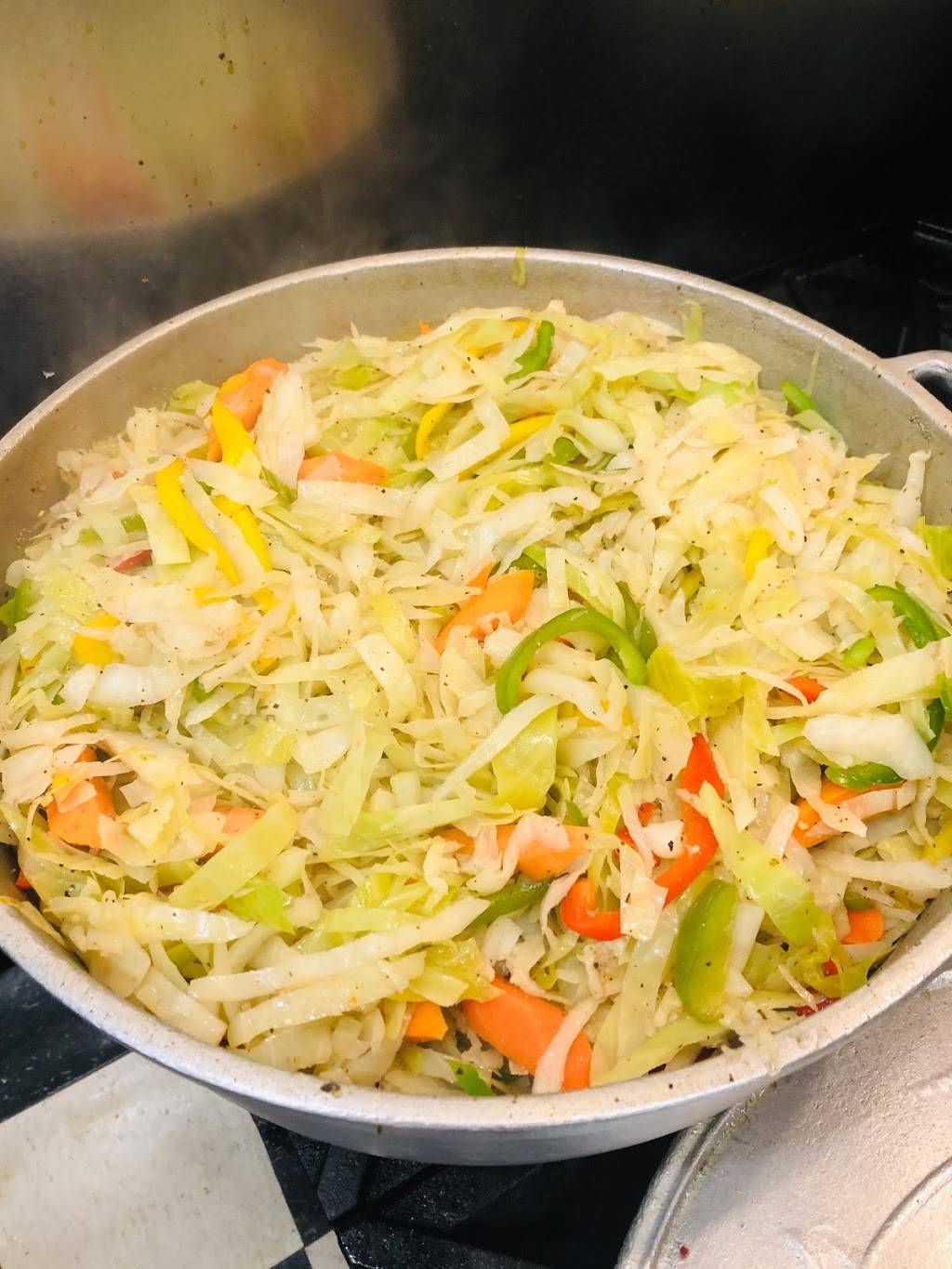 One Love Jamaican Restaurant | restaurant | 2636 Central Ave, Toledo, OH 43606, USA | 4194075655 OR +1 419-407-5655