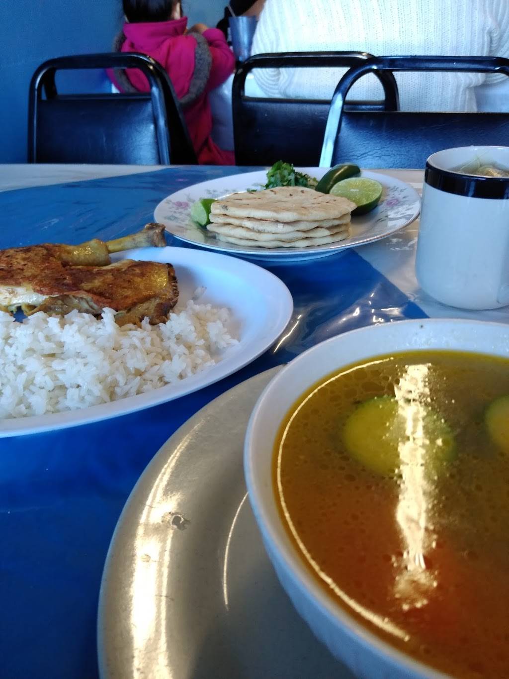 Restaurante "El Manantial" | restaurant | 8221 San Fernando Rd, Sun Valley, CA 91352, USA | 8187145136 OR +1 818-714-5136