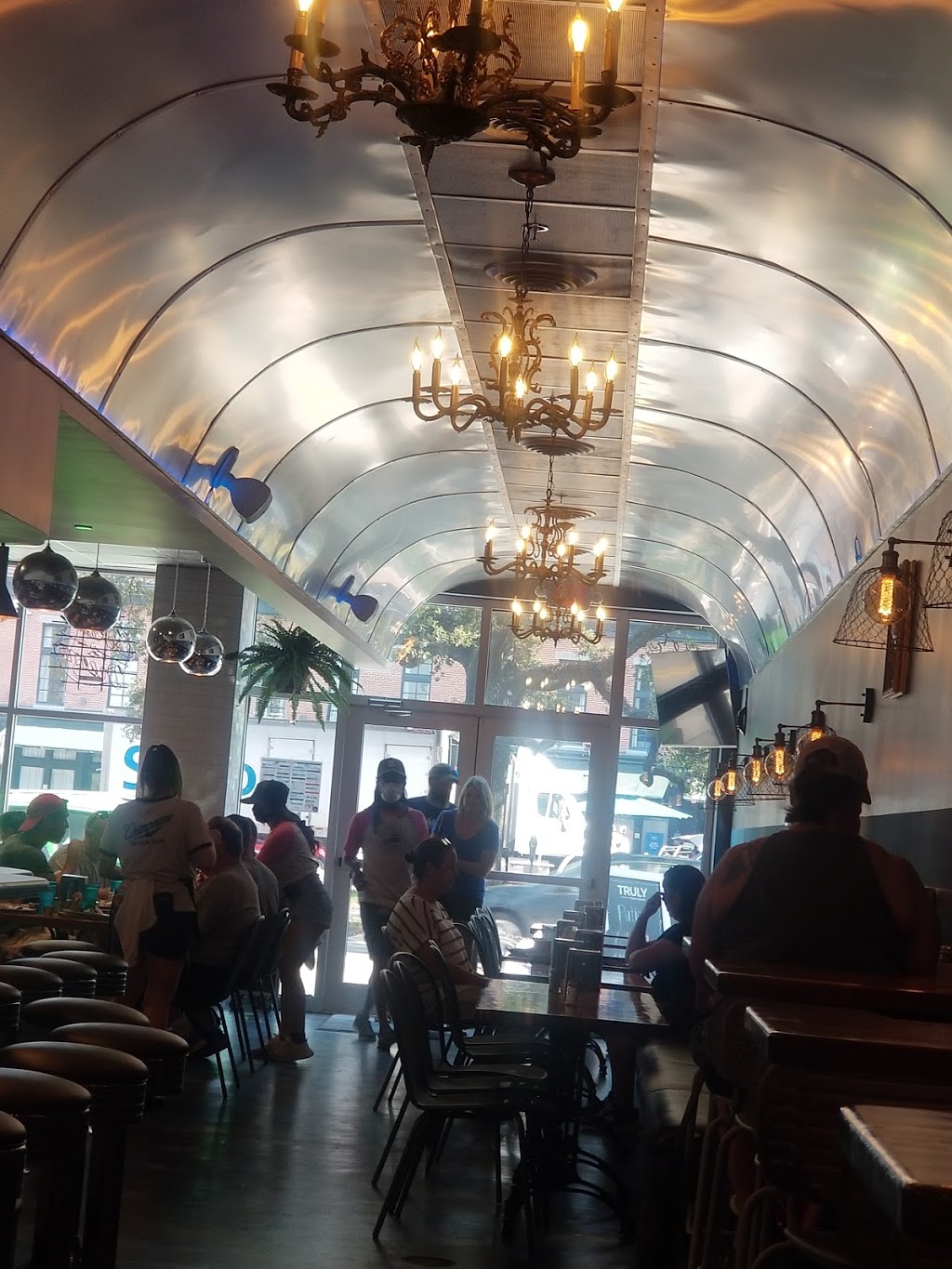 Double Wide Diner | restaurant | 135 W Bay St, Savannah, GA 31401, USA | 8888739567 OR +1 888-873-9567