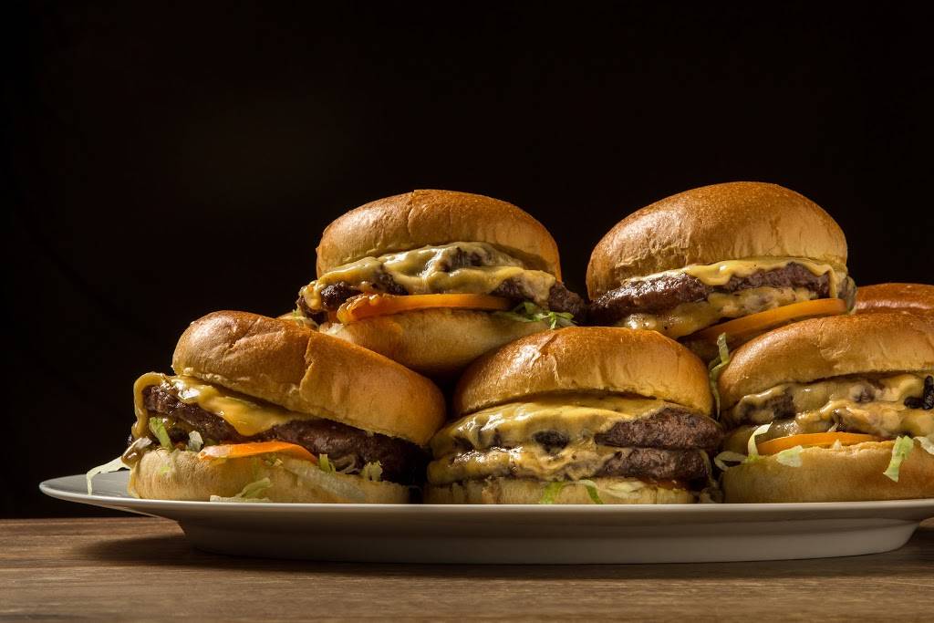 Swift & Sons | restaurant | 1000 W Fulton Market, Chicago, IL 60607, USA | 3127339420 OR +1 312-733-9420