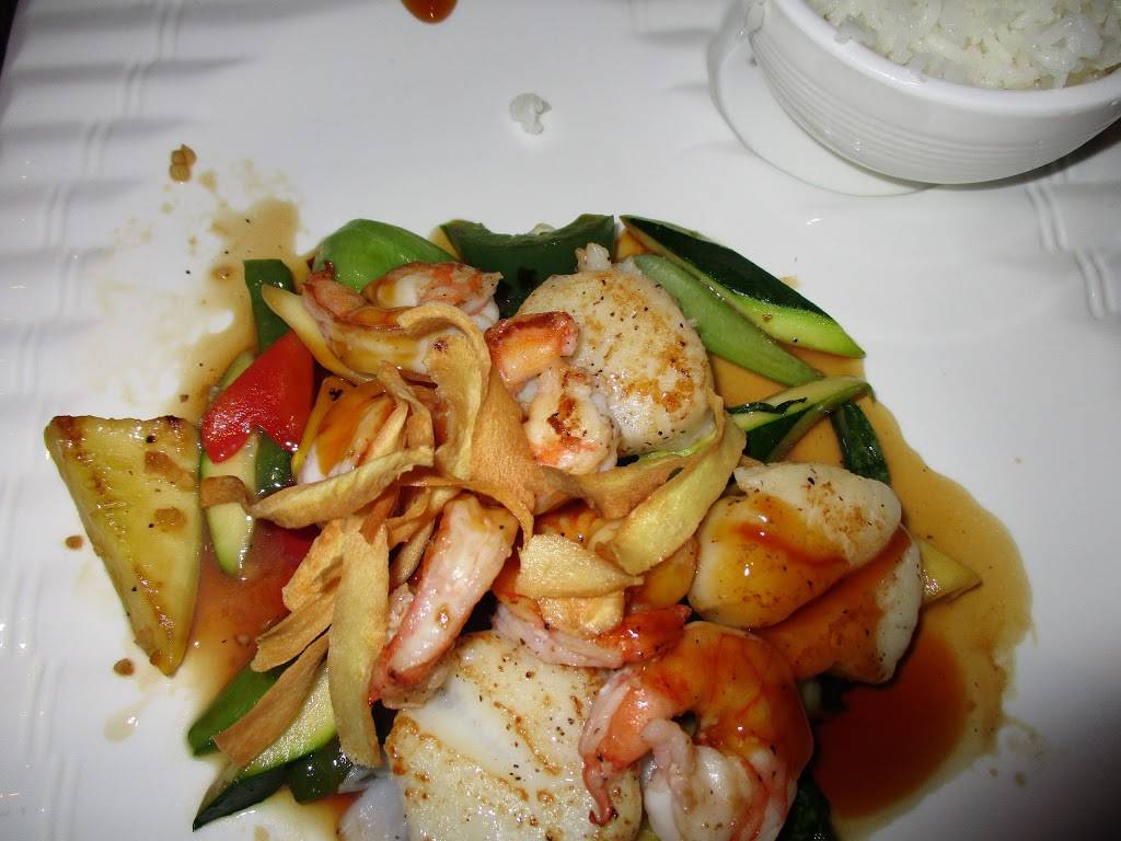 Izumi Sushi and Hibachi Steak house | restaurant | 2931 Hempstead Turnpike, Levittown, NY 11756, USA | 5166229388 OR +1 516-622-9388