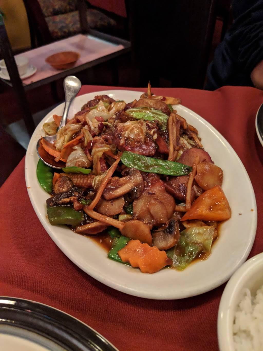 Albert Yaus East West Bistro | restaurant | 8151 Ritchie Hwy, Pasadena, MD 21122, USA | 4105445606 OR +1 410-544-5606