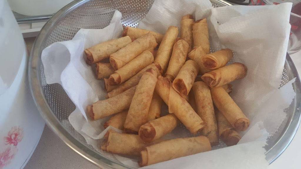 Banh Mi Ba Le | restaurant | 1125 Dundas St E, Mississauga, ON L4Y 2C4, Canada | 9052726875 OR +1 905-272-6875